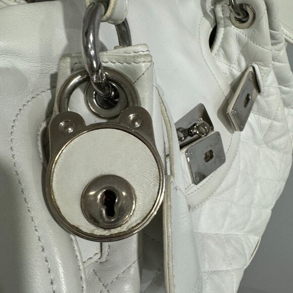 Moschino White Quilted Shoulder Bag - Picture 5 of 16